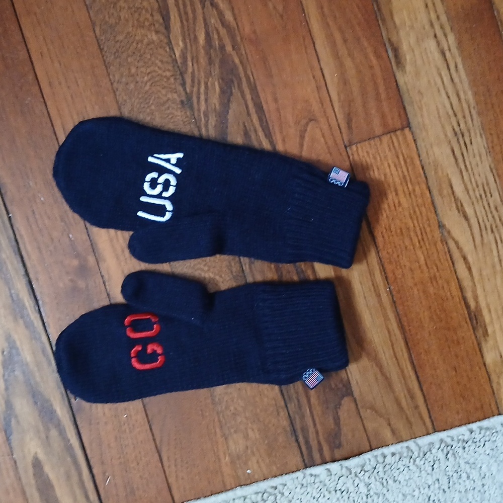 Old Navy Dark Blue Cable Knit Mittens